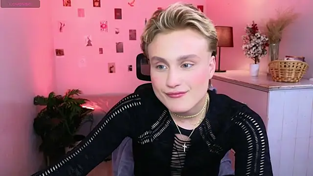 Snapshot of cumboydoll chatting on May 2026 09:20:01 PM cumboydoll online show from May 2026 09:20:01 PM