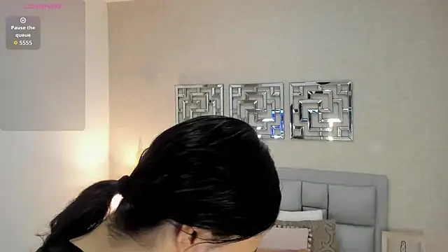 sofia  thompson online show from May 2026 12:51:02 AM