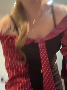 Lina-420 online show from May 2026 07:44:02 PM