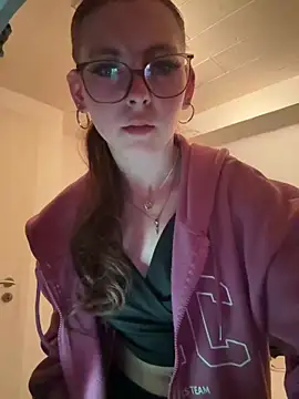 Lina-420 online show from May 2026 08:16:01 PM