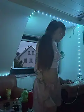 Lina-420 online show from May 2026 07:48:02 PM