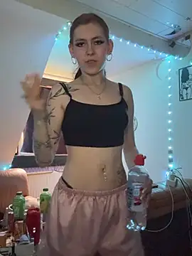 Lina-420 online show from June 2026 05:15:02 PM