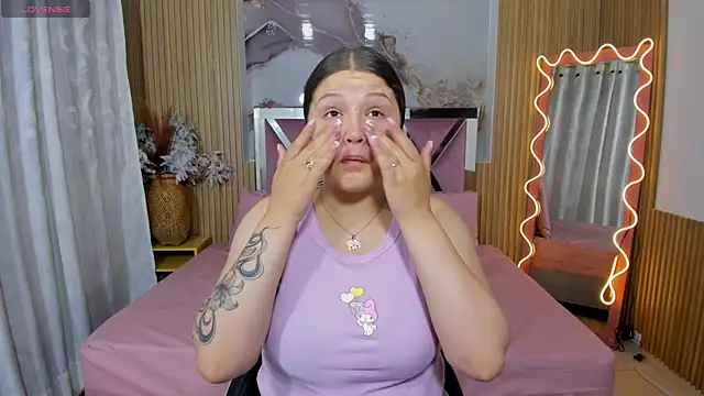 Snapshot of Krysstal_tay1 chatting on June 2026 12:00:02 PM Krysstal tay1 online show from June 2026 12:00:02 PM