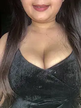 Naughty pooja44 online show from May 2026 10:09:01 AM