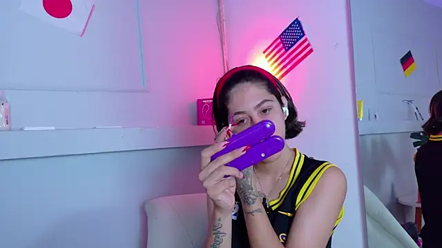 ZoeyPetit online show from July 2026 02:01:02 PM