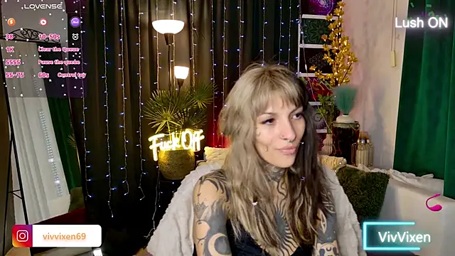 Snapshot of VivVixen chatting on May 2026 02:45:01 PM VivVixen online show from May 2026 02:45:01 PM