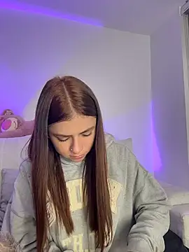 EmilyCxx online show from August 2026 03:31:02 AM