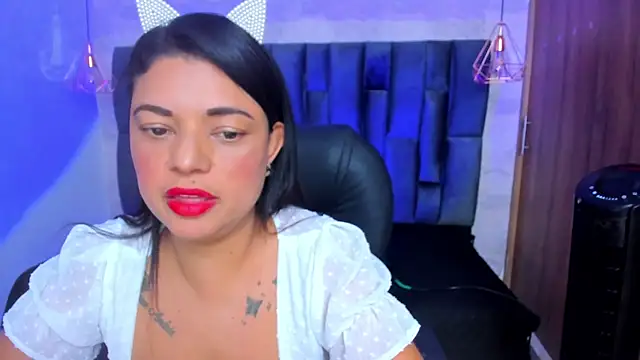 Snapshot of ChloeSmith9 chatting on May 2026 08:04:02 PM ChloeSmith9 online show from May 2026 08:04:02 PM