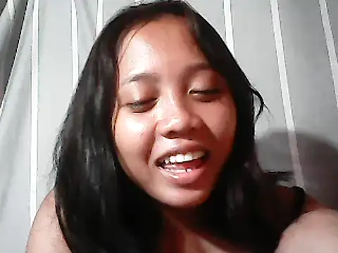 Snapshot of Yours_AsianPinayGirl18 chatting on June 2026 12:43:02 AM Yours AsianPinayGirl18 online show from June 2026 12:43:02 AM