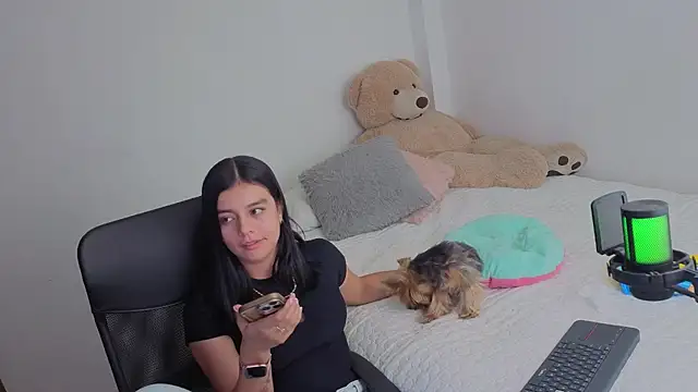 Snapshot of valerihouse_ chatting on July 2026 02:02:01 AM valerihouse online show from July 2026 02:02:01 AM
