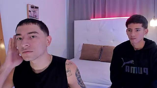 Snapshot of Alejo-and-Thiago chatting on May 2026 12:11:02 PM Alejo-and-Thiago online show from May 2026 12:11:02 PM