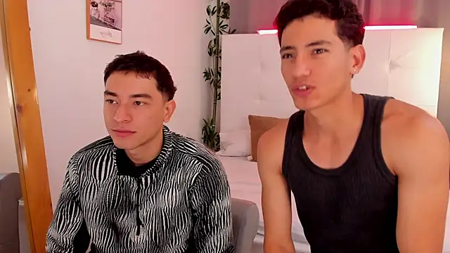 Snapshot of Alejo-and-Thiago chatting on June 2026 12:26:01 PM Alejo-and-Thiago online show from June 2026 12:26:01 PM