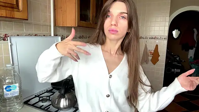 Snapshot of TrishIsaac chatting on May 2026 08:20:01 AM TrishIsaac online show from May 2026 08:20:01 AM