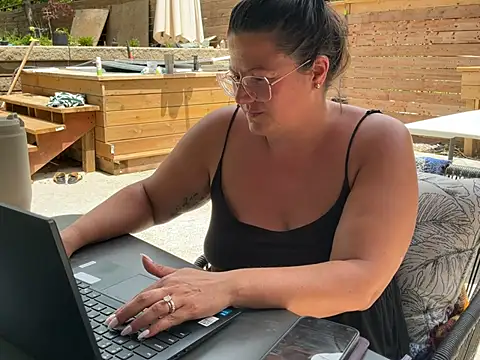 Madamebeton online show from June 2026 05:34:02 PM