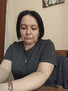 Snapshot of EmmaEmmy40 chatting on May 2026 08:20:01 AM EmmaEmmy40 online show from May 2026 08:20:01 AM