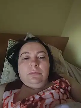 Snapshot of EmmaEmmy40 chatting on June 2026 03:52:02 AM EmmaEmmy40 online show from June 2026 03:52:02 AM