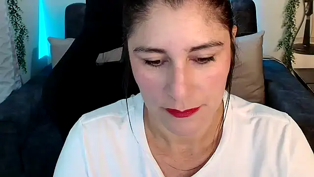 LUCYMILF SEXY online show from June 2026 04:01:01 PM
