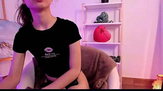 Snapshot of Mimi_Petittte chatting on July 2026 01:26:01 PM Mimi Petittte online show from July 2026 01:26:01 PM