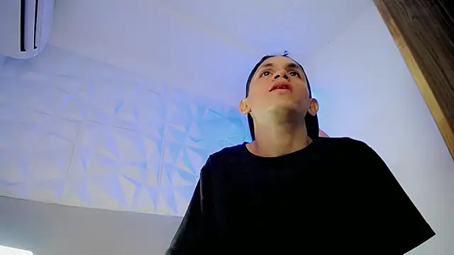 sombra 18 online show from July 2026 02:03:01 AM