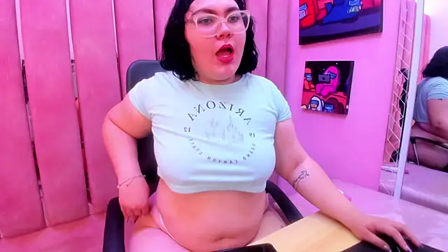 Sweet Nova  online show from May 2026 04:15:01 PM