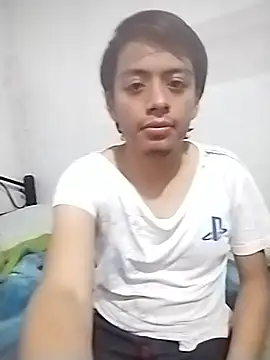 Snapshot of cocodrilo213 chatting on May 2026 06:21:01 AM cocodrilo213 online show from May 2026 06:21:01 AM