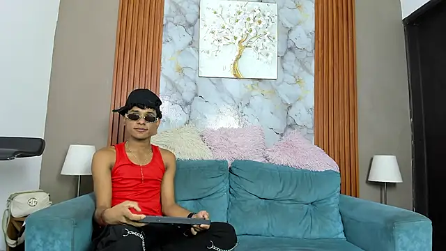 Snapshot of BOUL_GUYS chatting on May 2026 01:45:01 AM BOUL GUYS online show from May 2026 01:45:01 AM