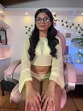 Snapshot of isabel_space chatting on May 2026 02:23:01 PM isabel space online show from May 2026 02:23:01 PM