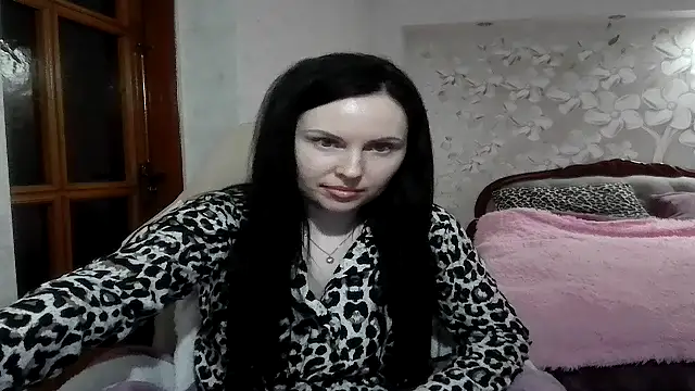 Snapshot of viktoria11x chatting on June 2026 01:39:01 AM viktoria11x online show from June 2026 01:39:01 AM