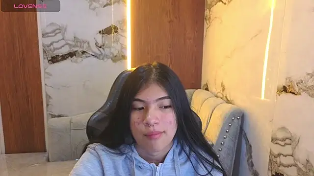 Snapshot of alesia_v_v chatting on July 2026 03:15:02 AM alesia v v online show from July 2026 03:15:02 AM