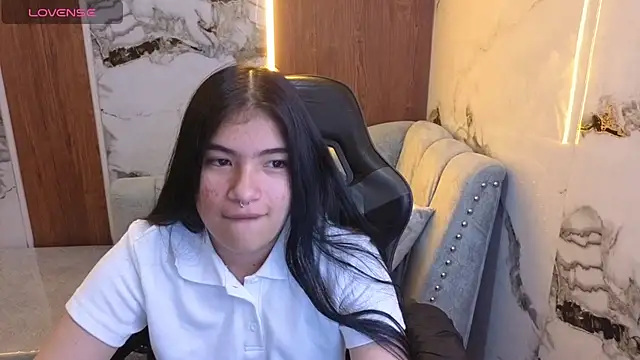 Snapshot of alesia_v_v chatting on August 2026 03:10:01 AM alesia v v online show from August 2026 03:10:01 AM