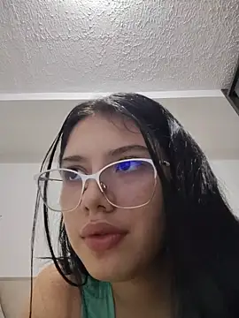 Snapshot of Daniand chatting on May 2026 03:45:02 AM Daniand online show from May 2026 03:45:02 AM