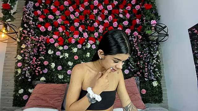 Snapshot of ViolettGracee chatting on June 2026 12:50:02 PM ViolettGracee online show from June 2026 12:50:02 PM