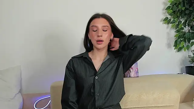 MiaOtar online show from May 2026 05:12:01 AM