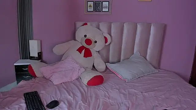 Snapshot of Arte_misa_ chatting on May 2026 01:10:02 PM Arte misa online show from May 2026 01:10:02 PM