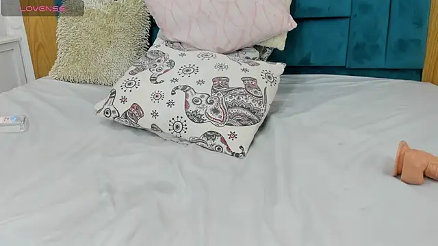 KeisyMoon   online show from May 2026 04:20:02 AM