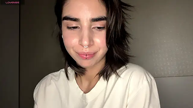 JessiaRuezga online show from July 2026 01:24:01 PM