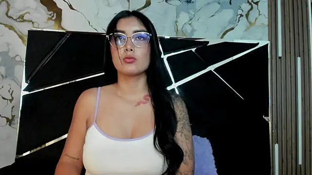 Alaia 22 online show from May 2026 09:34:01 PM