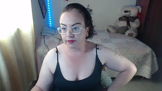 Snapshot of Cherry-Velvet chatting on June 2026 09:39:01 PM Cherry-Velvet online show from June 2026 09:39:01 PM