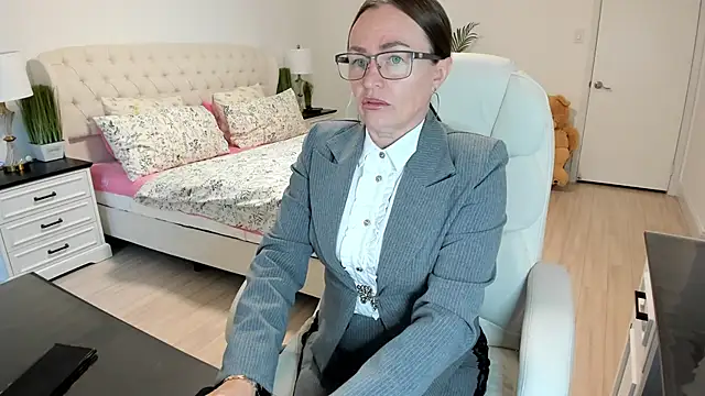 Vika73 online show from October 2025 12:30:02 PM