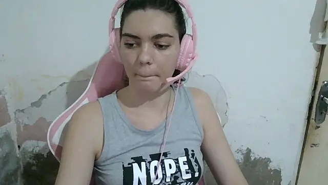 Snapshot of Angel_Ristoww chatting on May 2026 10:22:02 PM Angel Ristoww online show from May 2026 10:22:02 PM