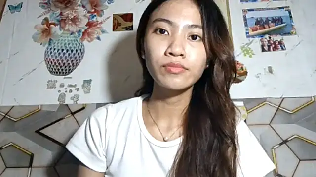 Snapshot of DeeannGunby chatting on May 2026 03:42:01 PM DeeannGunby online show from May 2026 03:42:01 PM