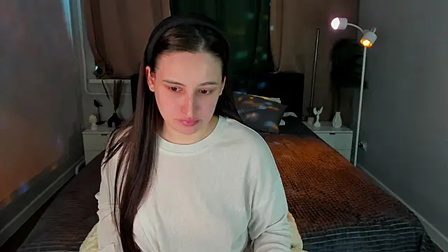 Elizabet Colllins online show from June 2026 01:08:01 AM