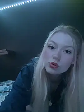 Venin-rose online show from May 2026 10:37:02 PM