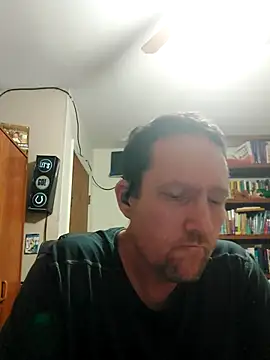 Snapshot of icebergXpress chatting on May 2026 07:06:01 AM icebergXpress online show from May 2026 07:06:01 AM
