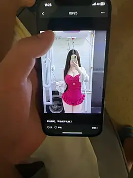 Snapshot of Alina006_ chatting on May 2026 03:26:02 AM Alina006 online show from May 2026 03:26:02 AM