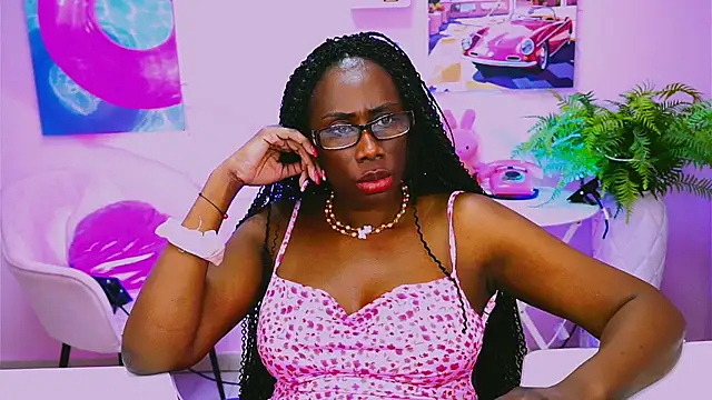 naomicampbi online show from May 2026 10:09:02 AM