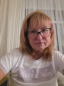 -LindaKing- online show from June 2026 08:26:01 PM