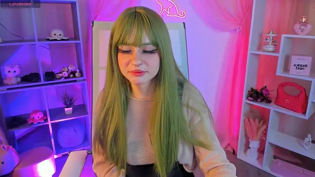 YunaLeaf online show from May 2026 09:10:02 PM