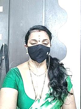 Snapshot of Leela_555 chatting on May 2026 02:04:01 PM Leela 555 online show from May 2026 02:04:01 PM