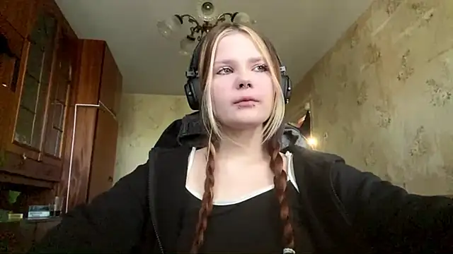 SusanaLeichty online show from May 2026 07:16:02 AM